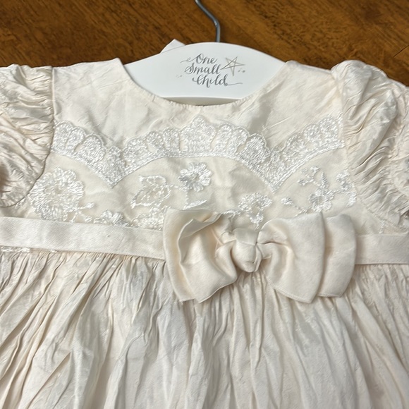 ONE SMALL CHILD Isabella 9mo Ivory christening/baptism silk gown with bonnet - Picture 2 of 14